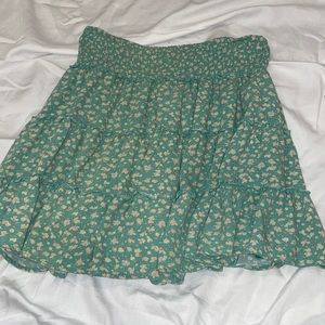 Floral Green American Eagle Skirt small NEVER WORN